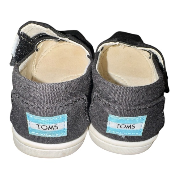 👟 Classic Toddler Canvas Slip-On Shoes – Size 7 - Picture 3 of 5